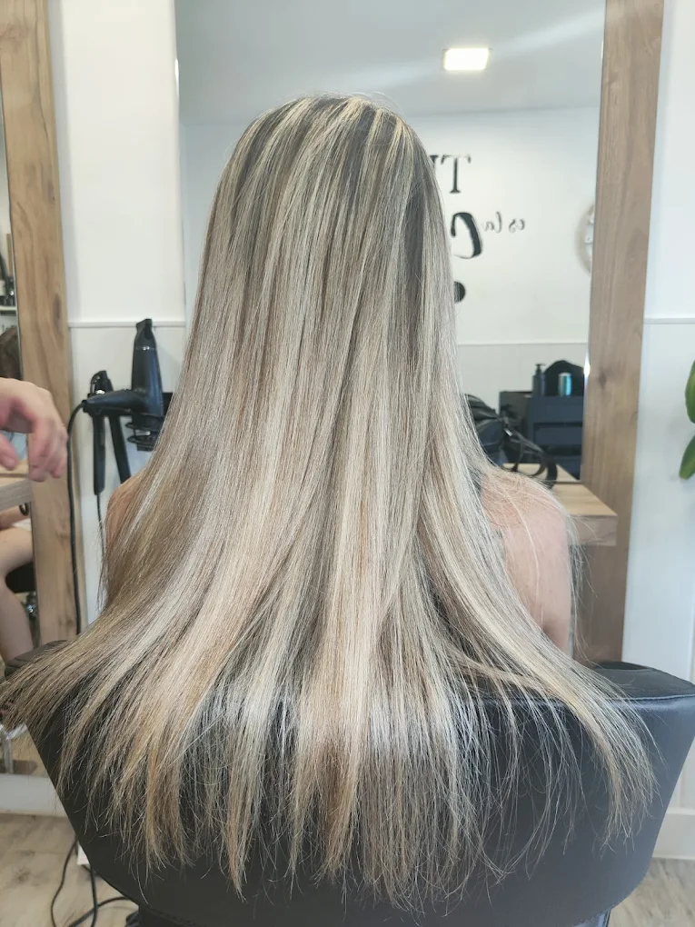Mechas rubias, Sara Corona peluquería Castelldefels